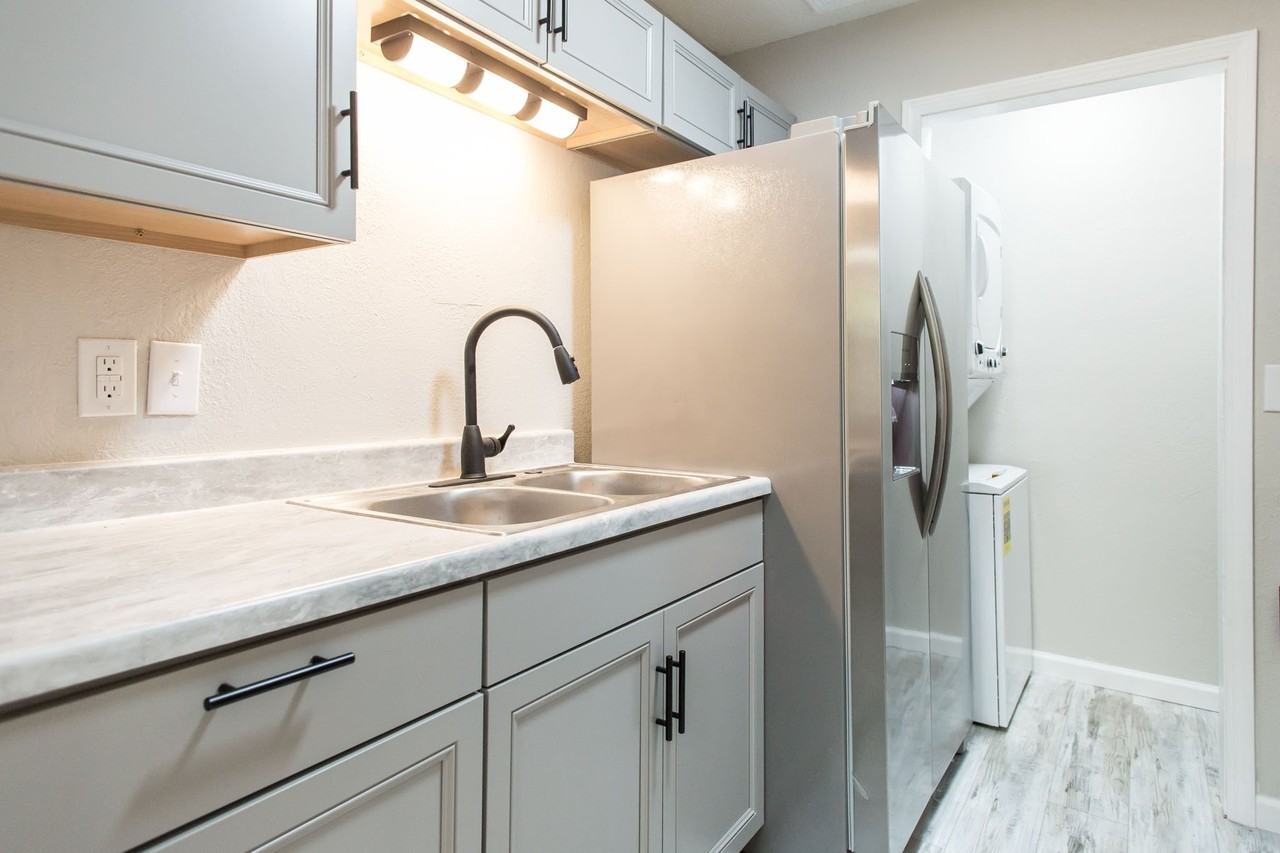 926 Highsmith St #926 - Photo 3 of 18