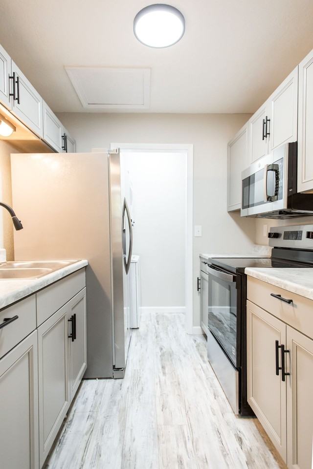 926 Highsmith St #926 - Photo 5 of 18