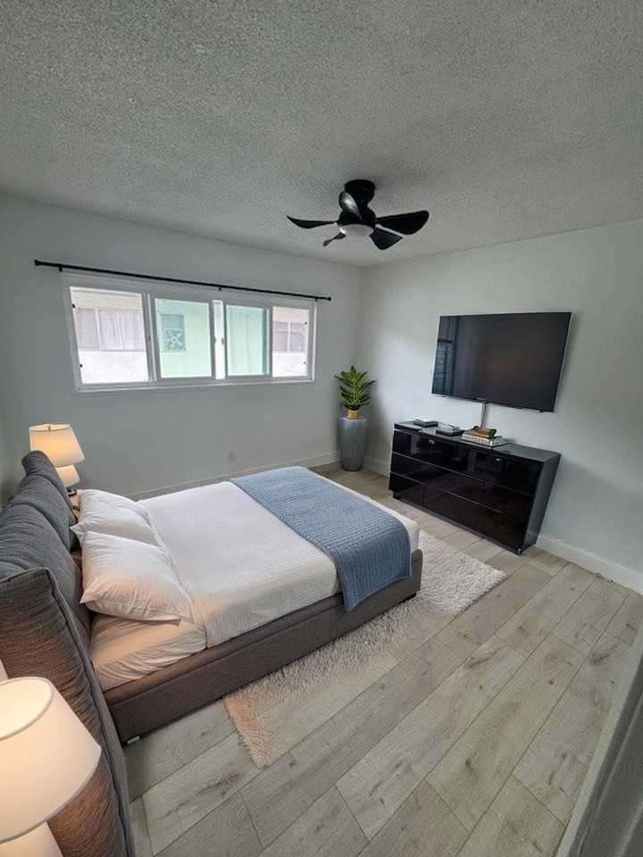 1131 N Onondaga Ave #4 - Photo 3 of 11