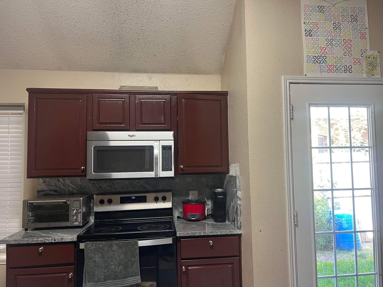 7916 Salmon Run Way - Photo 4 of 6