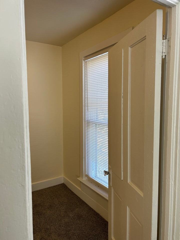 815 11th St - Photo 3 of 16