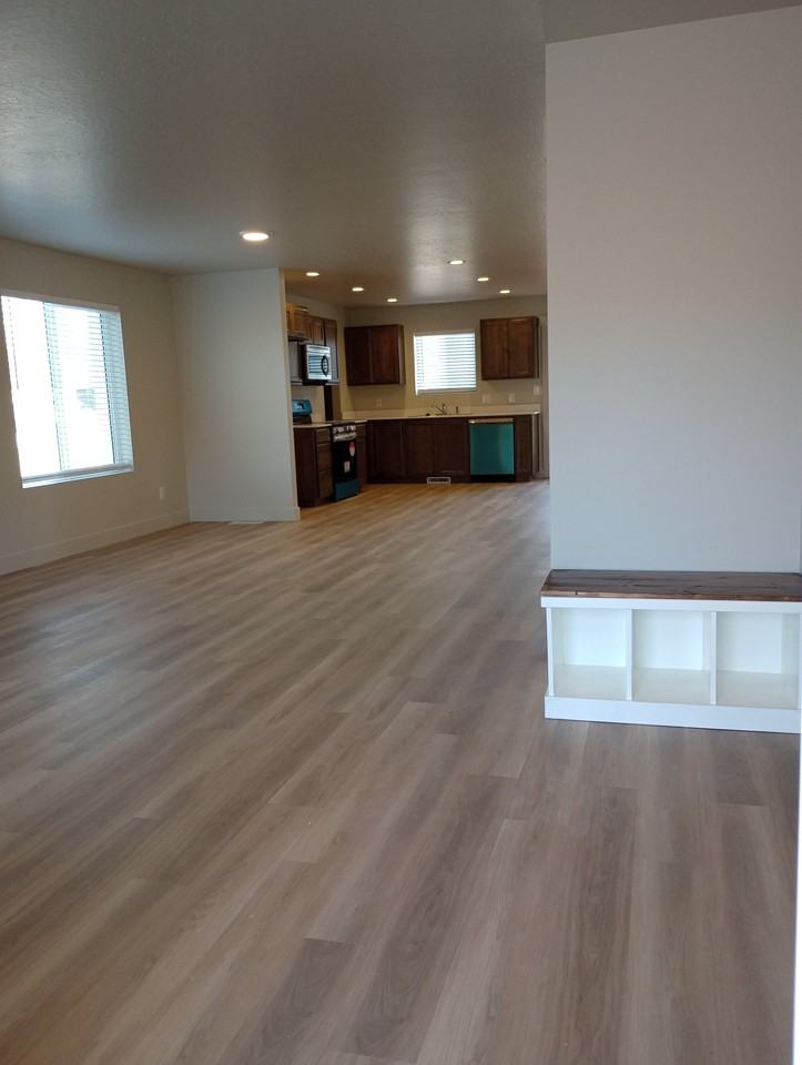 1469 S Sageberry Dr - Photo 2 of 19