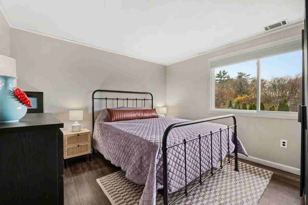 478 Seabury - Photo 3 of 17