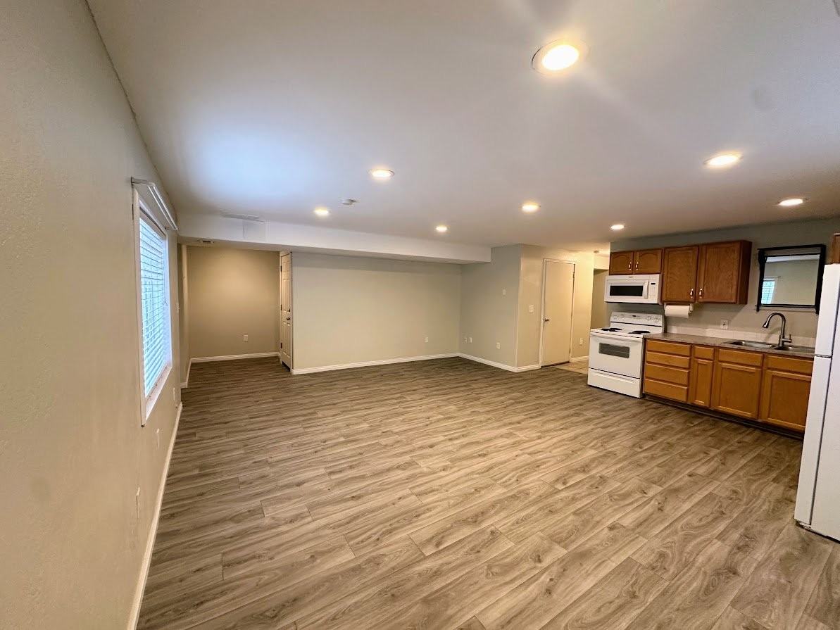 3453 E Kennekuk Cir #B - Photo 4 of 20