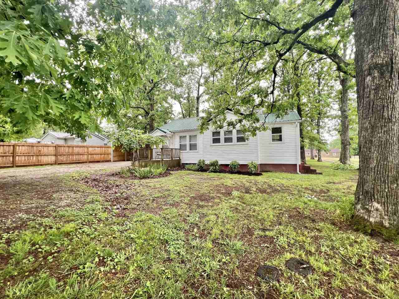 414 Broadway Ave - Photo 2 of 18