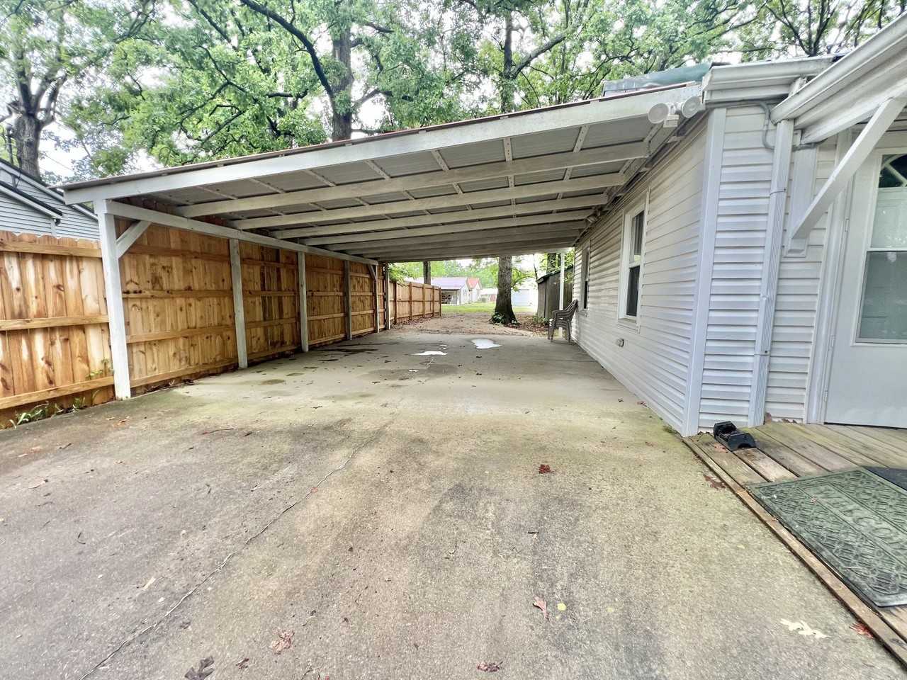 414 Broadway Ave - Photo 3 of 18