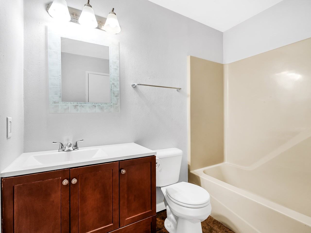 106 Britanna Dr - Photo 7 of 18