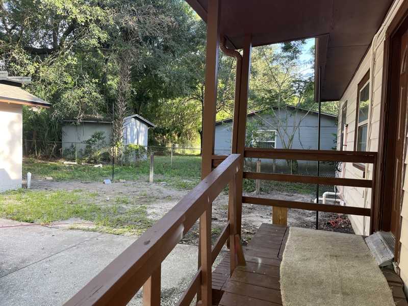 1045 Ontario St - Photo 4 of 14