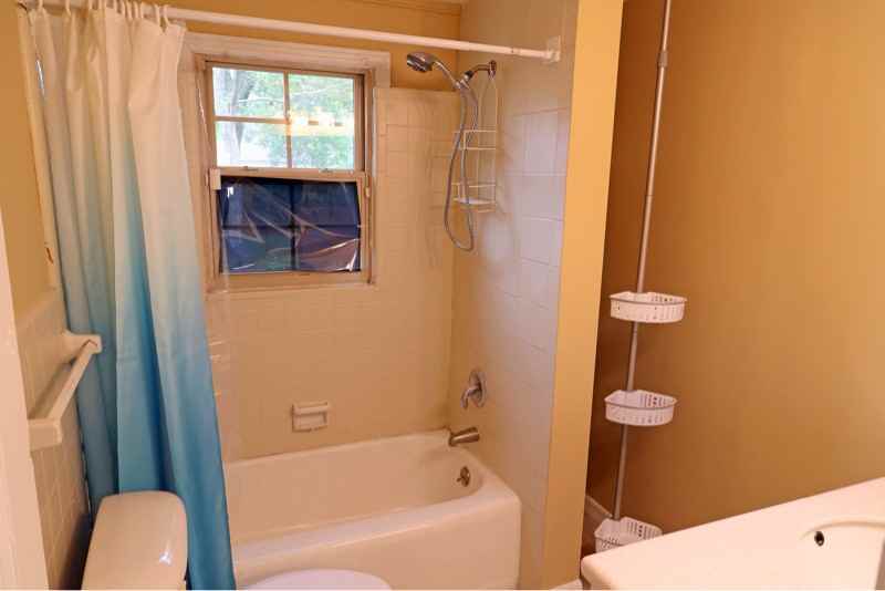 1045 Ontario St - Photo 5 of 14