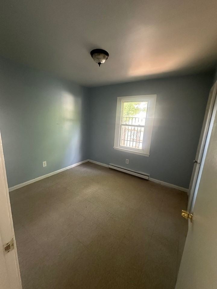 3018 Columbia St - Photo 3 of 7