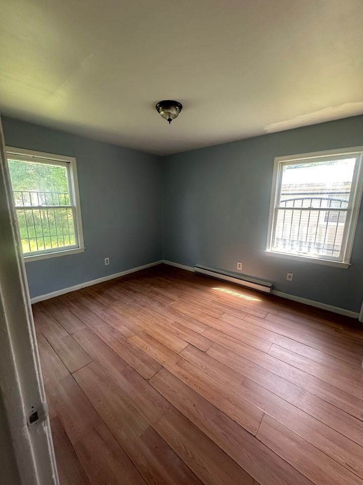 3018 Columbia St - Photo 4 of 7