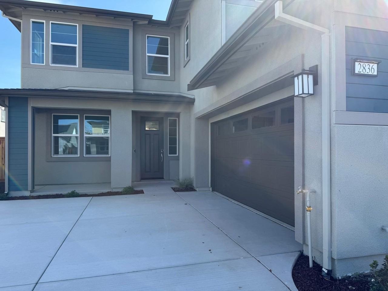 2836 Wrangell St - Photo 2 of 16