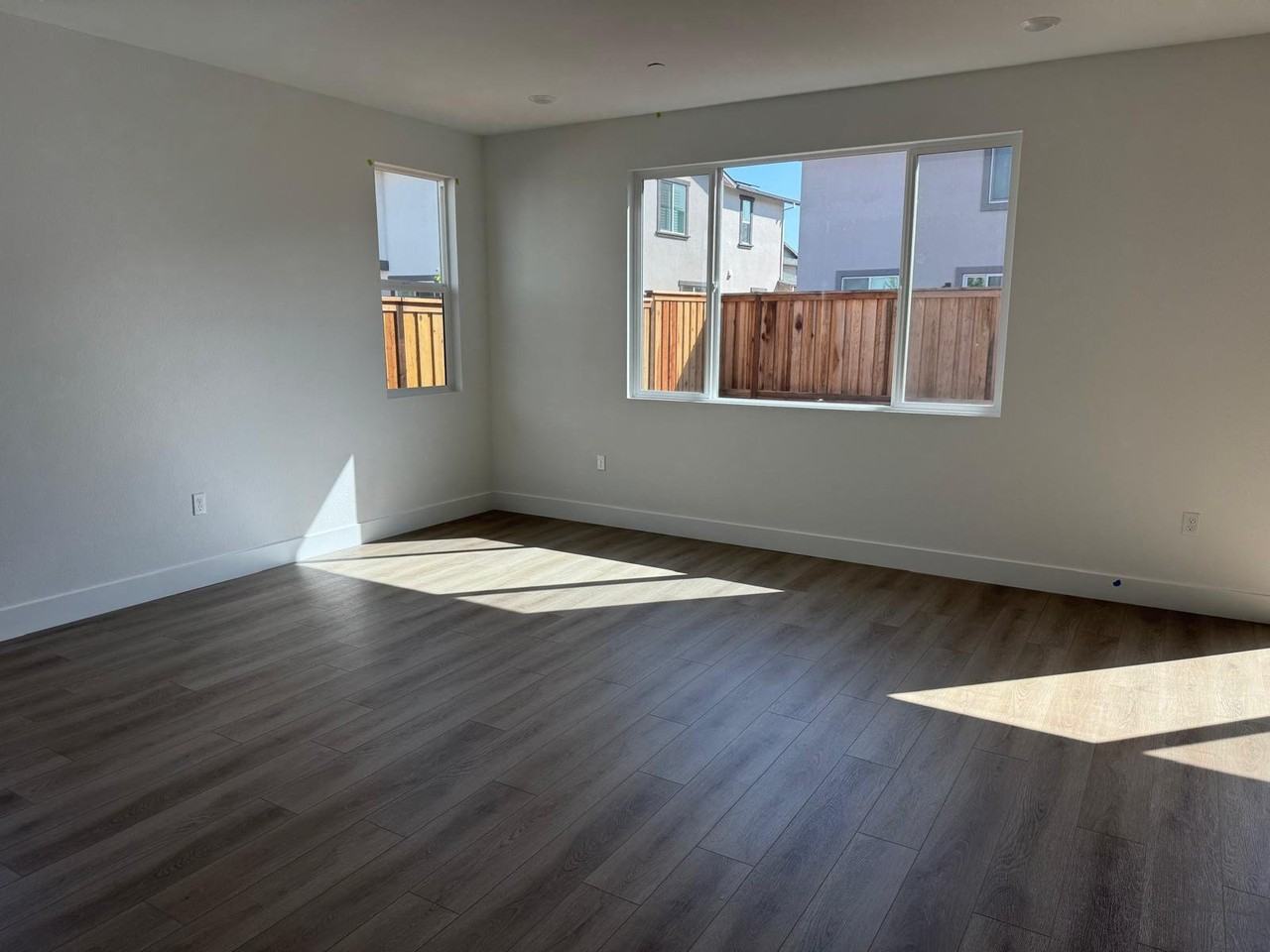 2836 Wrangell St - Photo 3 of 16