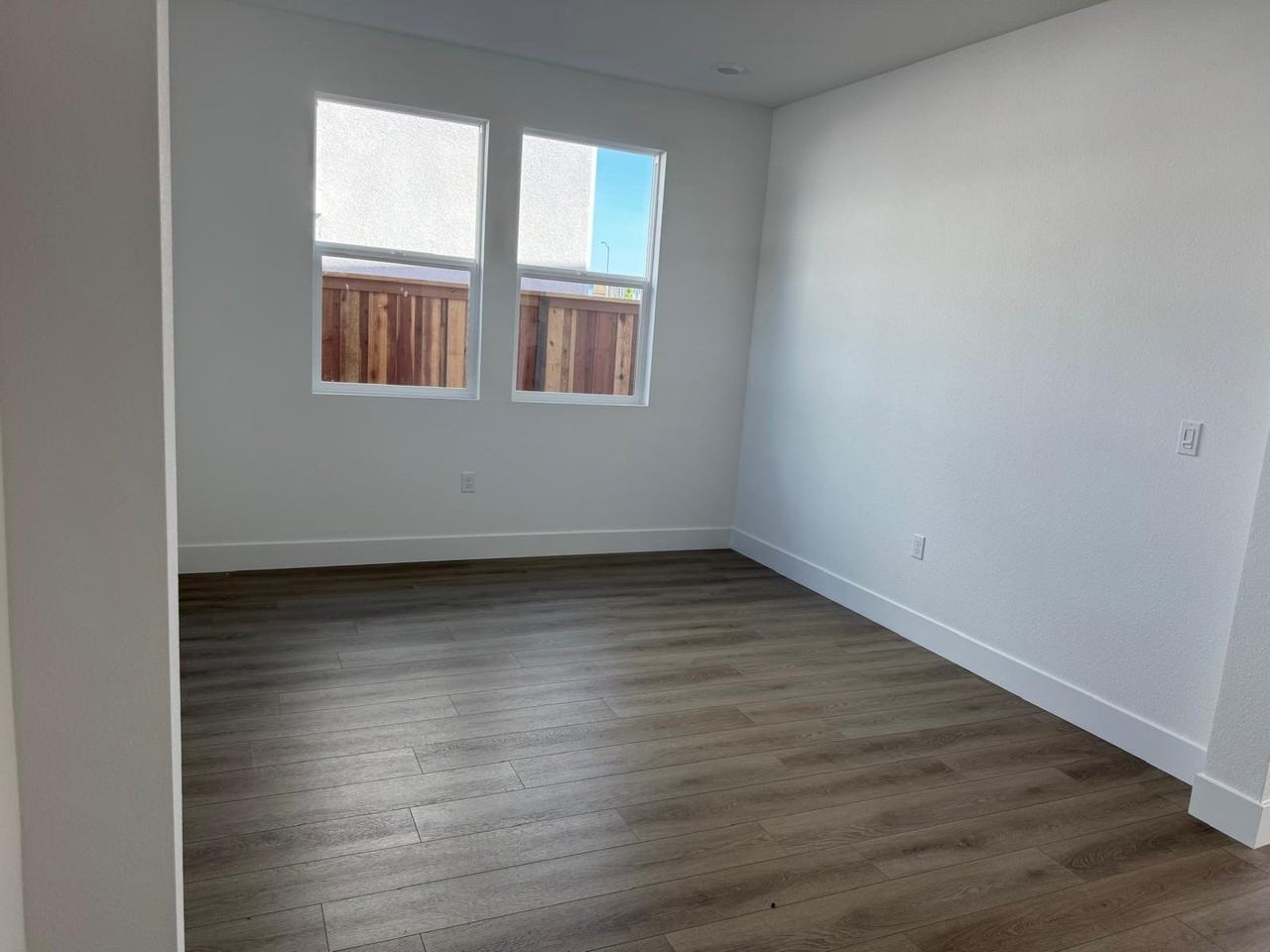 2836 Wrangell St - Photo 4 of 16