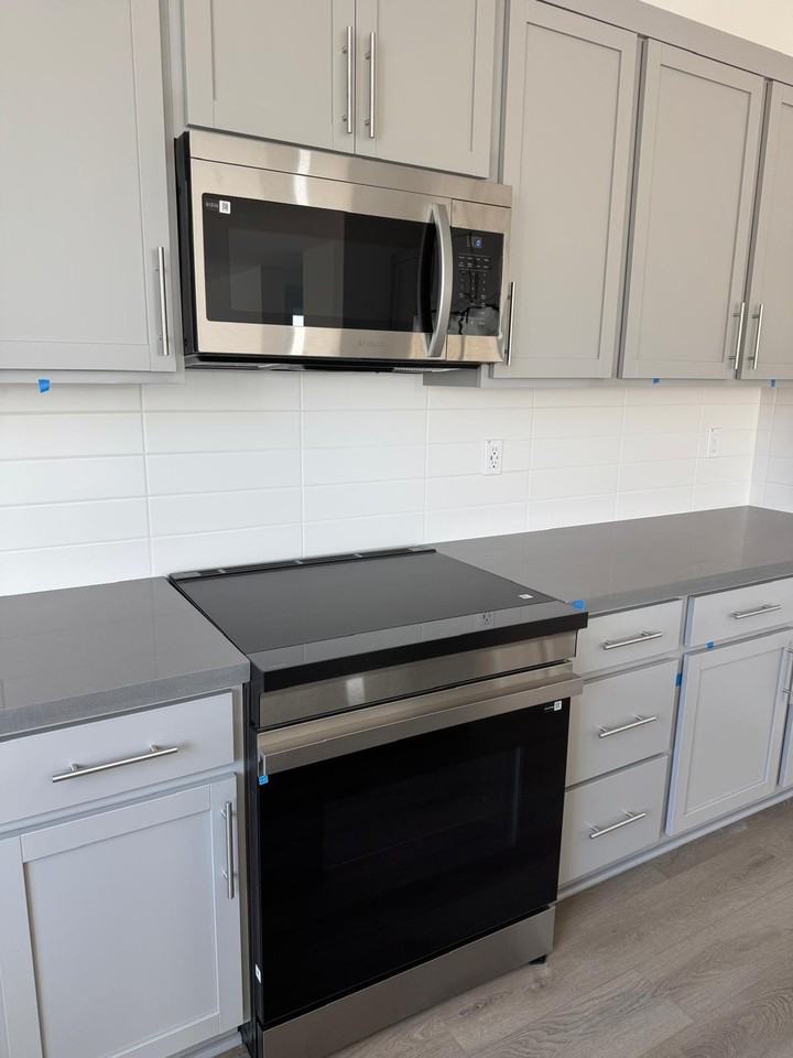 2836 Wrangell St - Photo 7 of 16