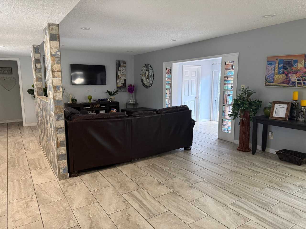 914 W Cimmeron Dr - Photo 3 of 32