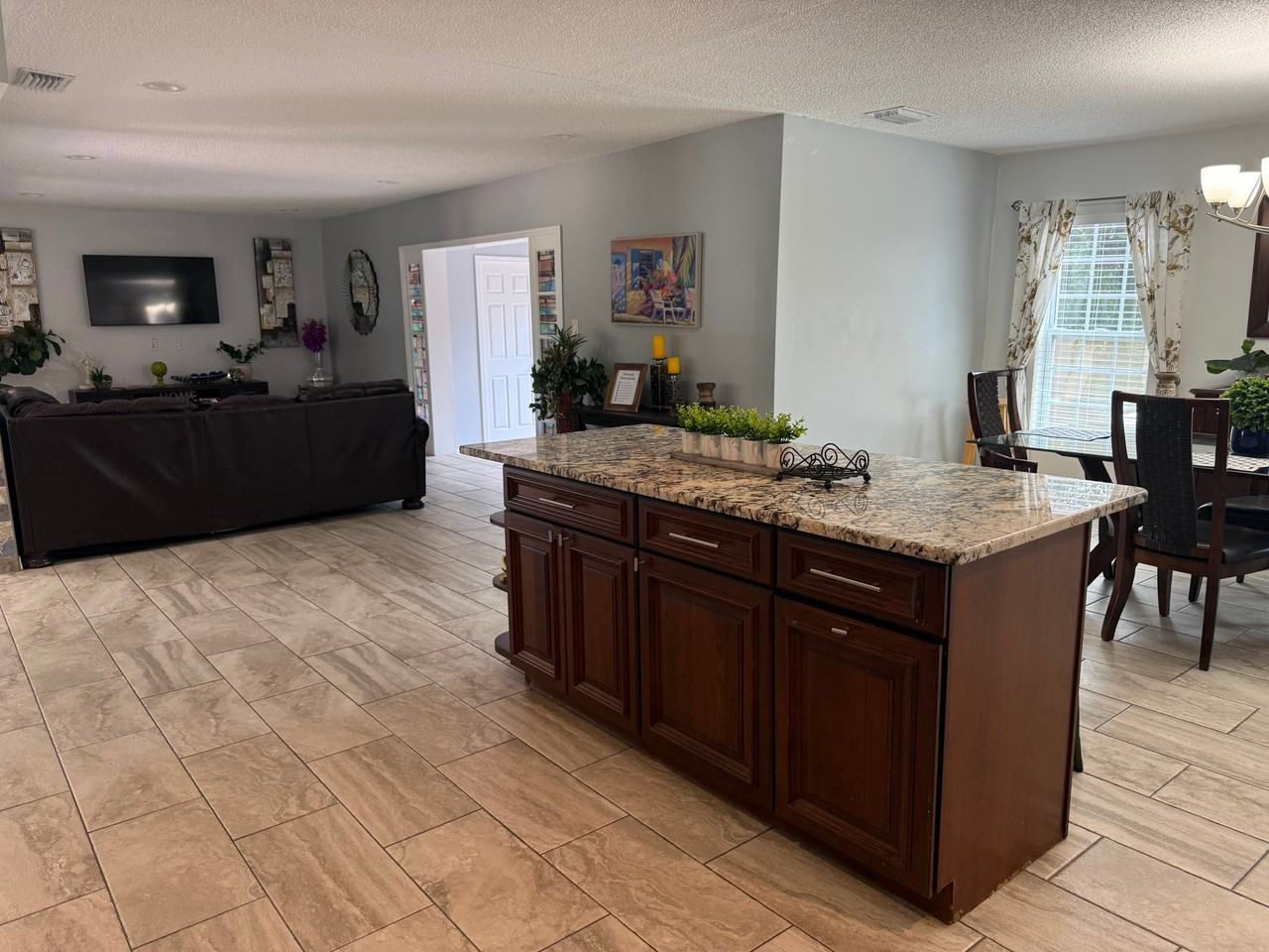 914 W Cimmeron Dr - Photo 4 of 32