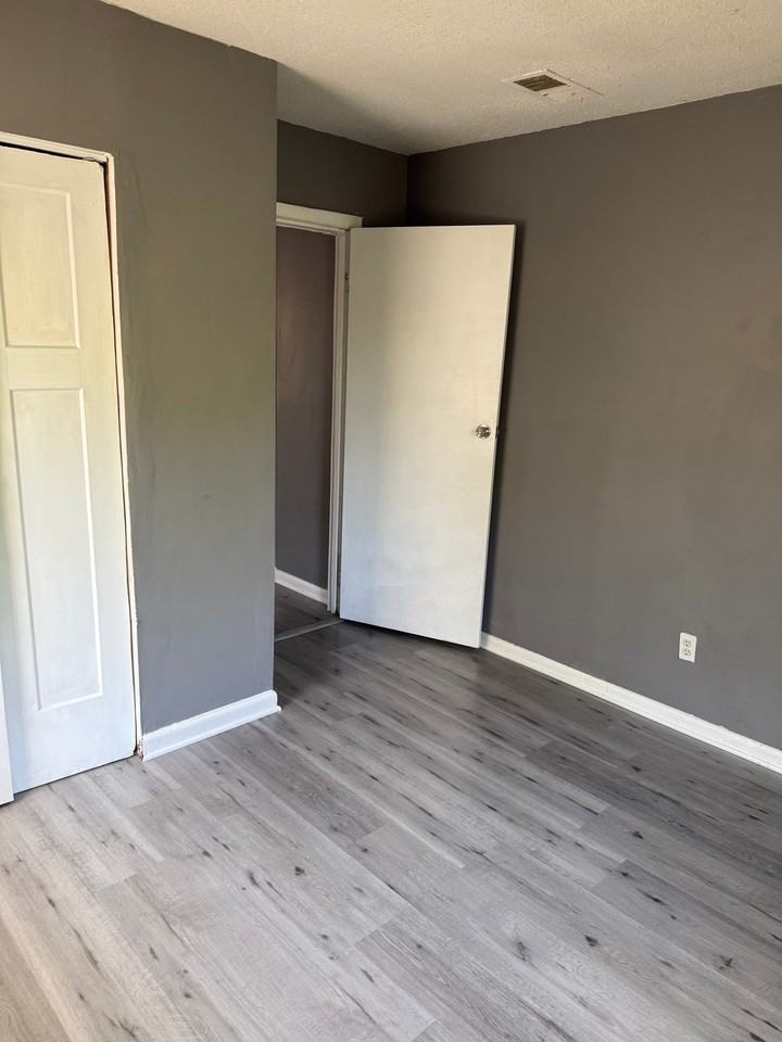 3394 Pine Ridge Ln - Photo 3 of 10