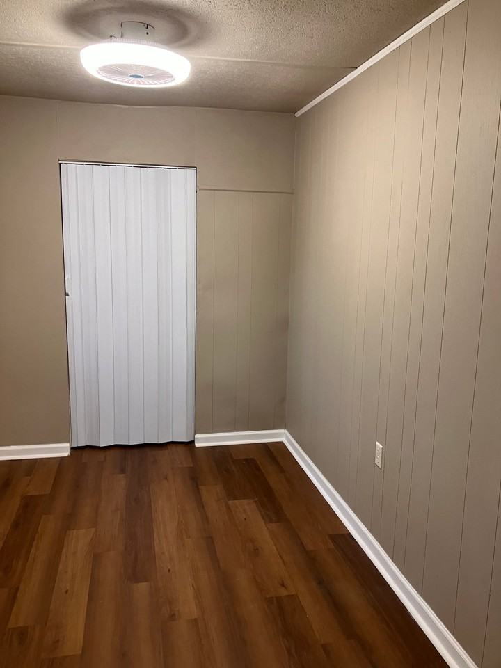 6480 Medlock Rd - Photo 4 of 20