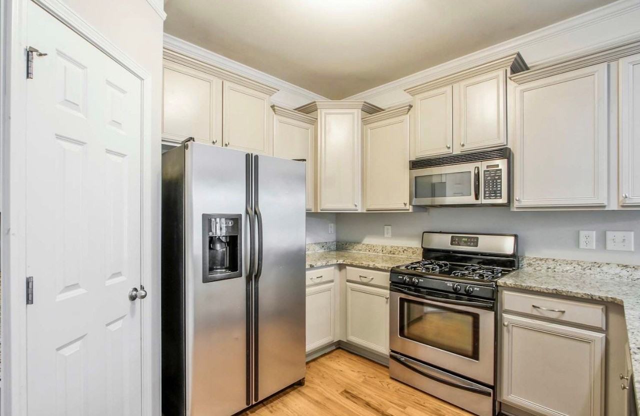 2509 Brentford Pl - Photo 6 of 18