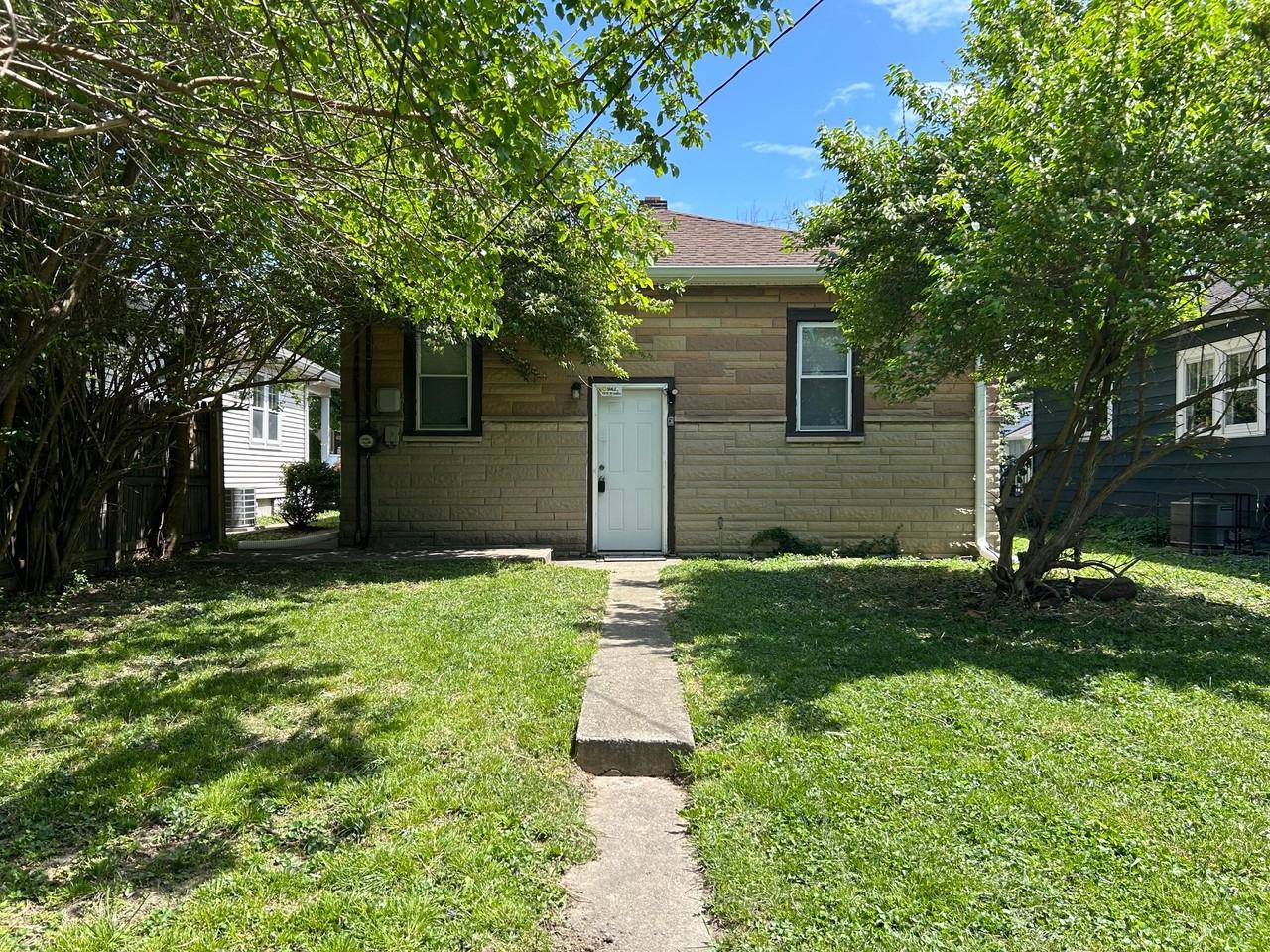 1506 N Grant Ave - Photo 2 of 20