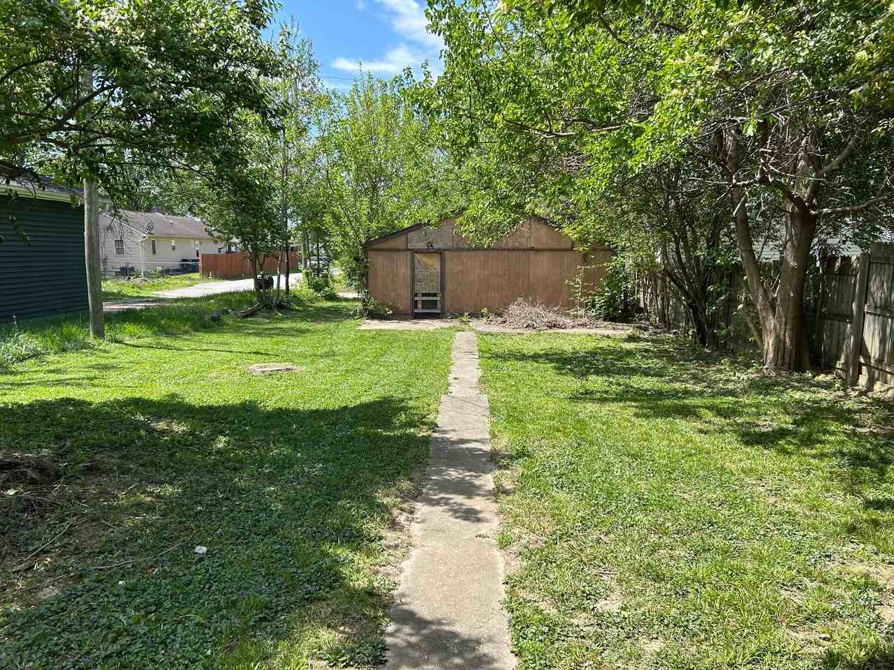 1506 N Grant Ave - Photo 3 of 20