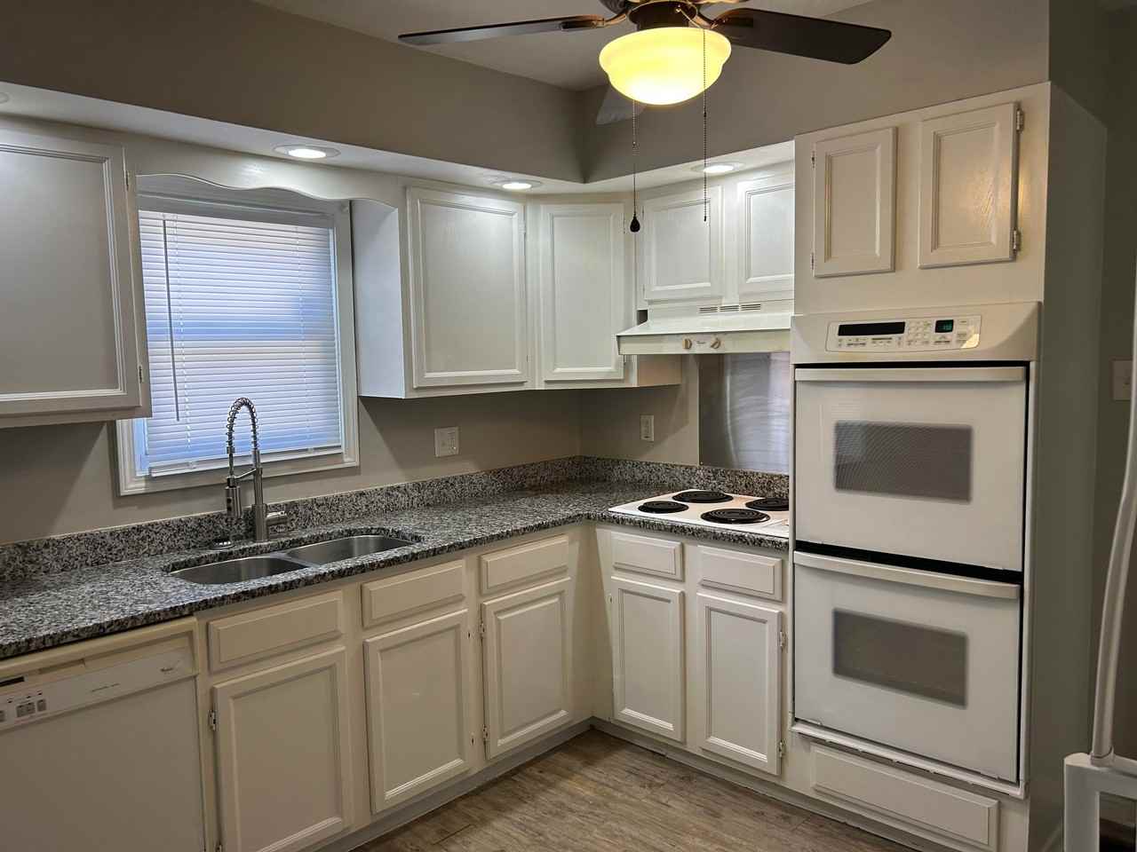 1506 N Grant Ave - Photo 7 of 20