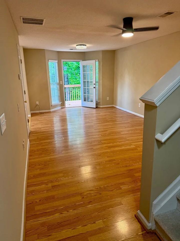 531 Fox Creek Xing - Photo 2 of 20