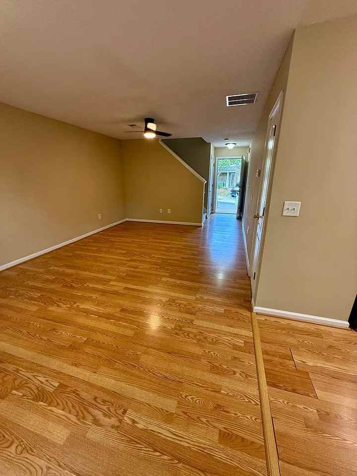 531 Fox Creek Xing - Photo 3 of 20
