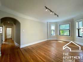 2327 N Rockwell St #3 - Photo 1 of 1