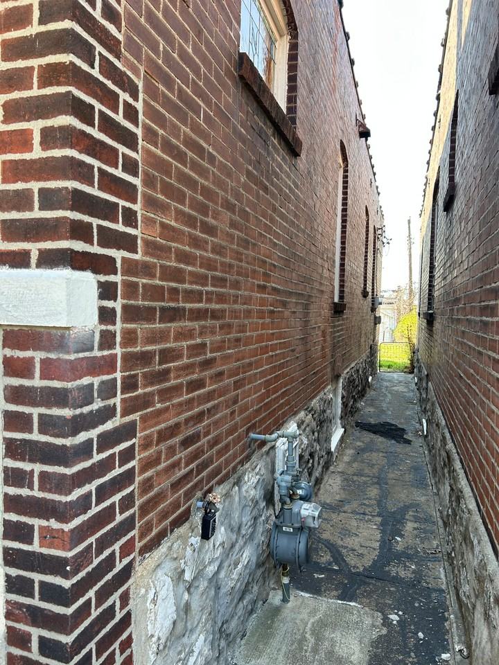 4890 Margaretta Ave - Photo 4 of 20