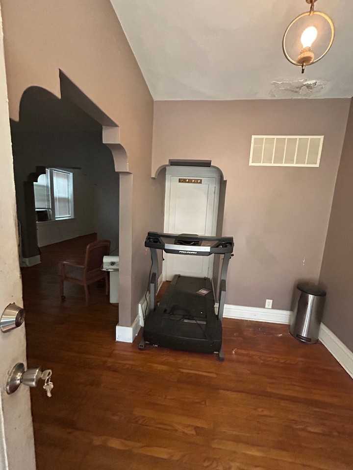 4890 Margaretta Ave - Photo 6 of 20