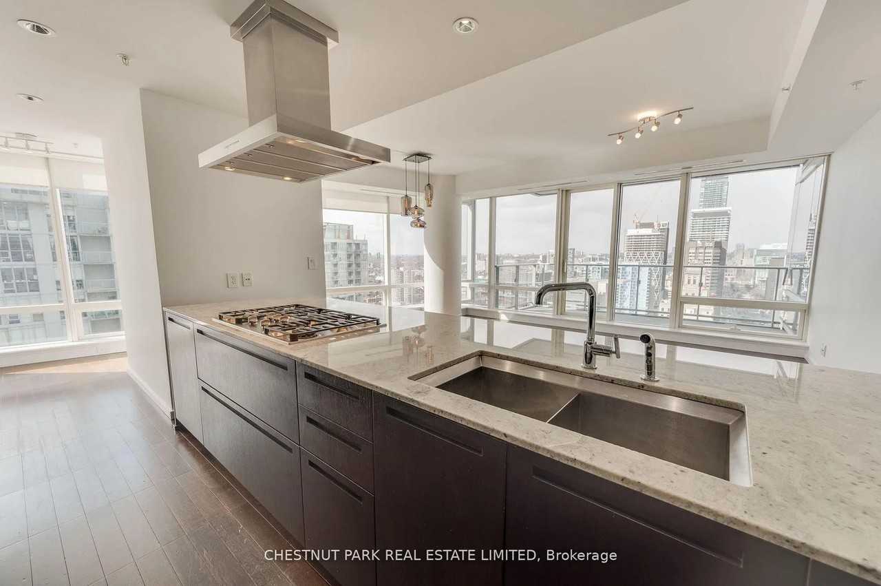 180 University Avenue - Photo 5 of 33