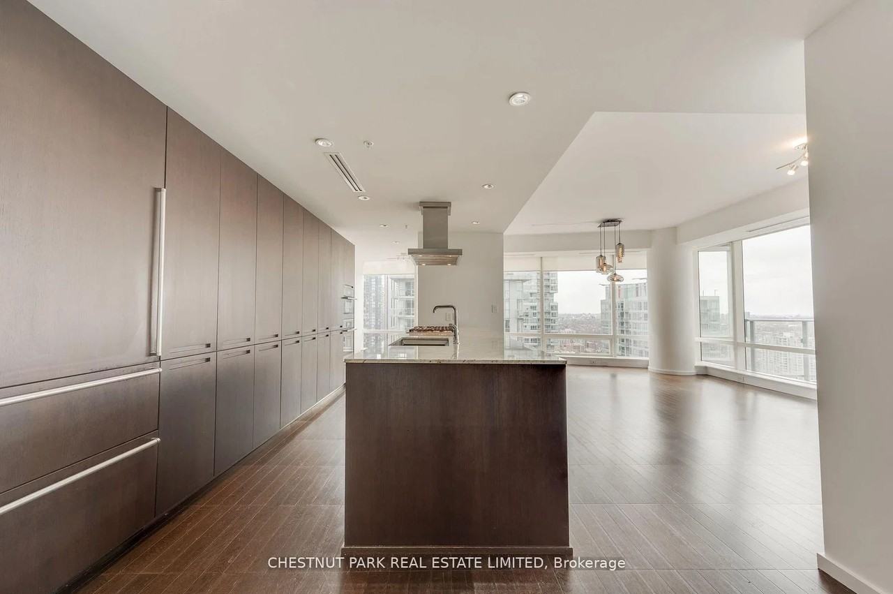 180 University Avenue - Photo 6 of 33