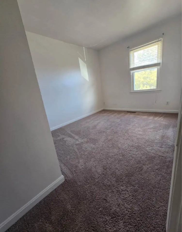 300 Red Oak Dr #MAIN - Photo 2 of 11