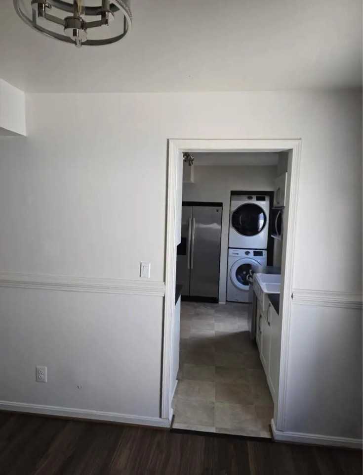 300 Red Oak Dr #MAIN - Photo 3 of 11