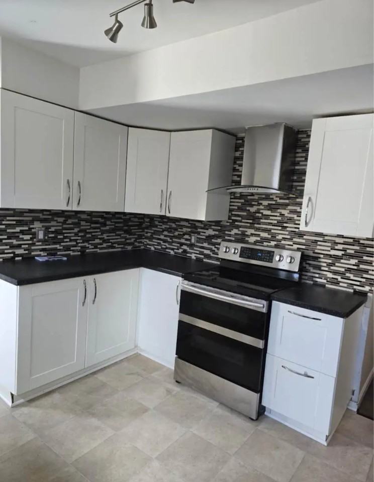 300 Red Oak Dr #MAIN - Photo 4 of 11