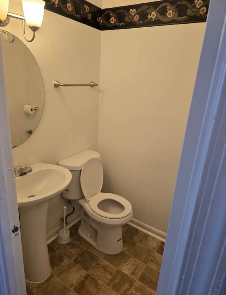 300 Red Oak Dr #MAIN - Photo 5 of 11