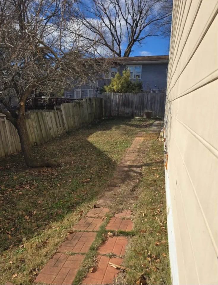 300 Red Oak Dr #MAIN - Photo 7 of 11