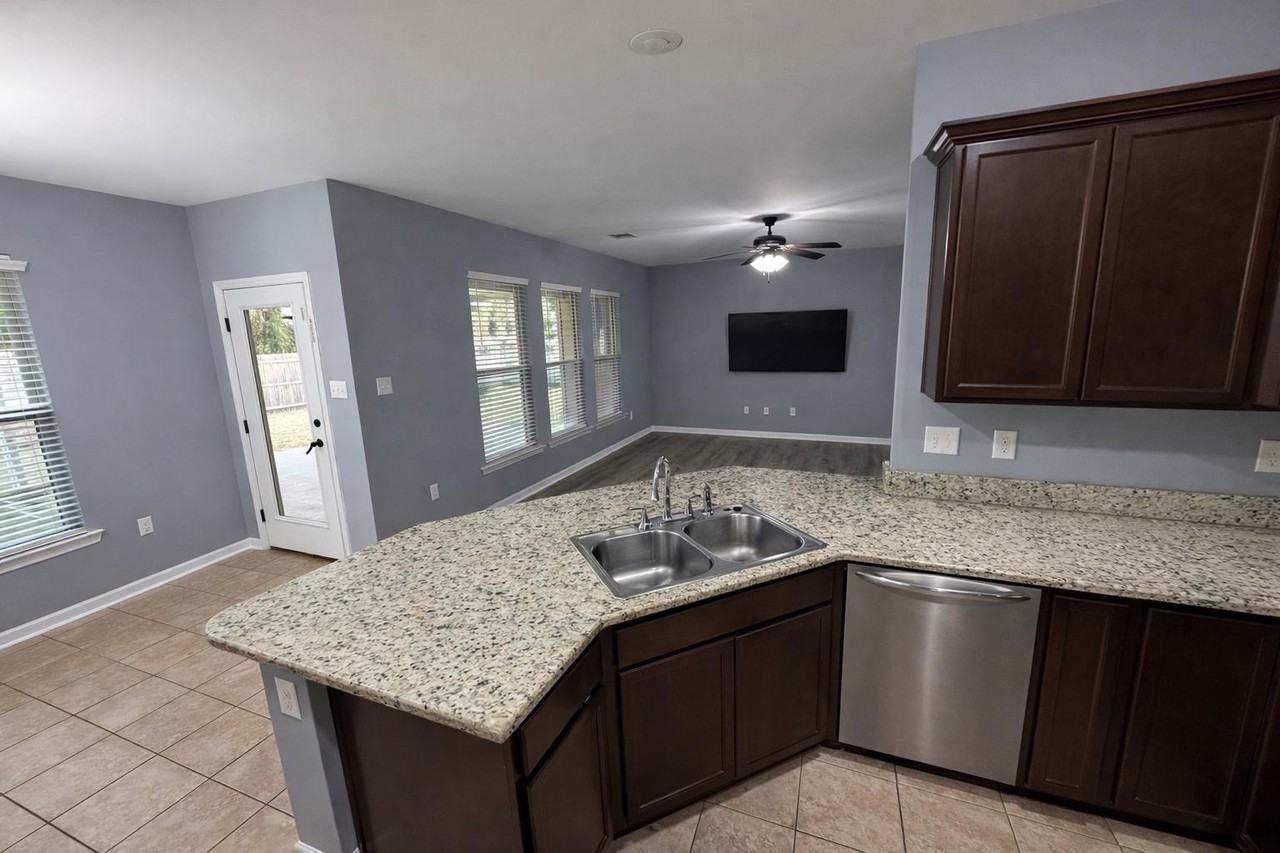 42293 Atmore Pl #NA - Photo 7 of 12