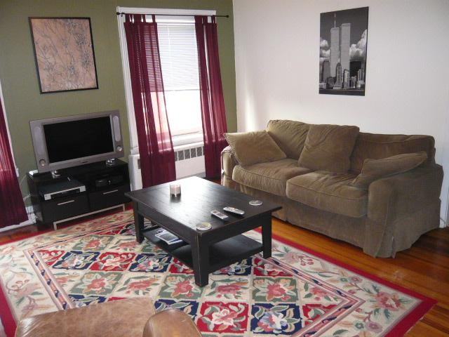 435 Hanover St #4D - Photo 2 of 7