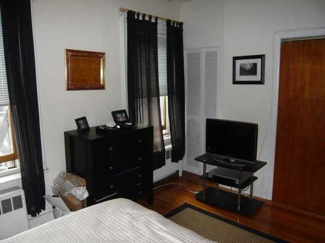 435 Hanover St #4D - Photo 3 of 7