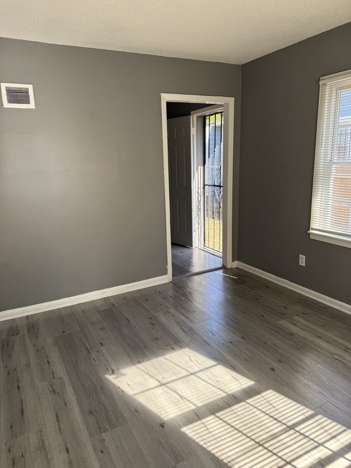 1530 Hamilton St #NA - Photo 3 of 7