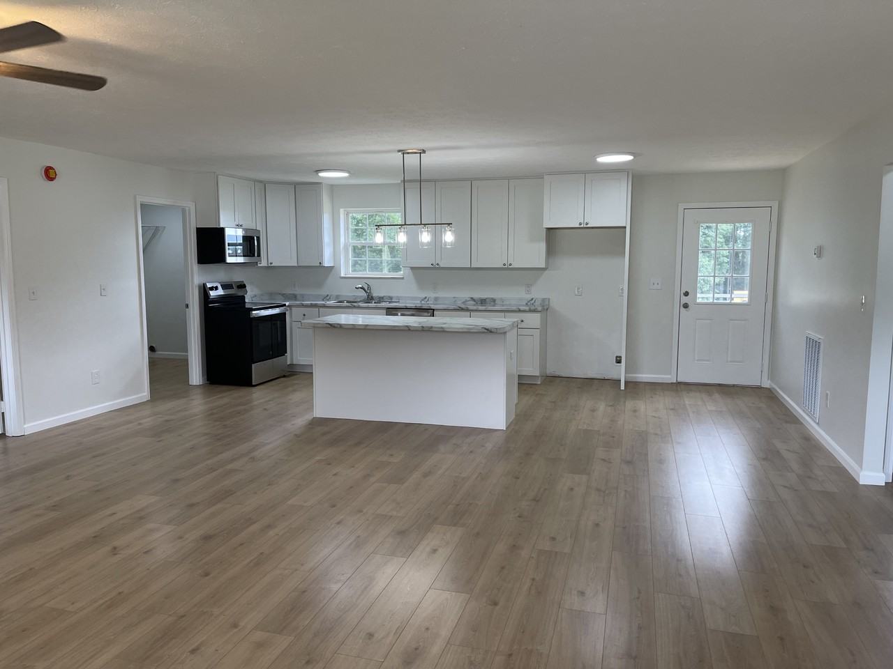 825 Quiet Oaks Way #NA - Photo 2 of 25