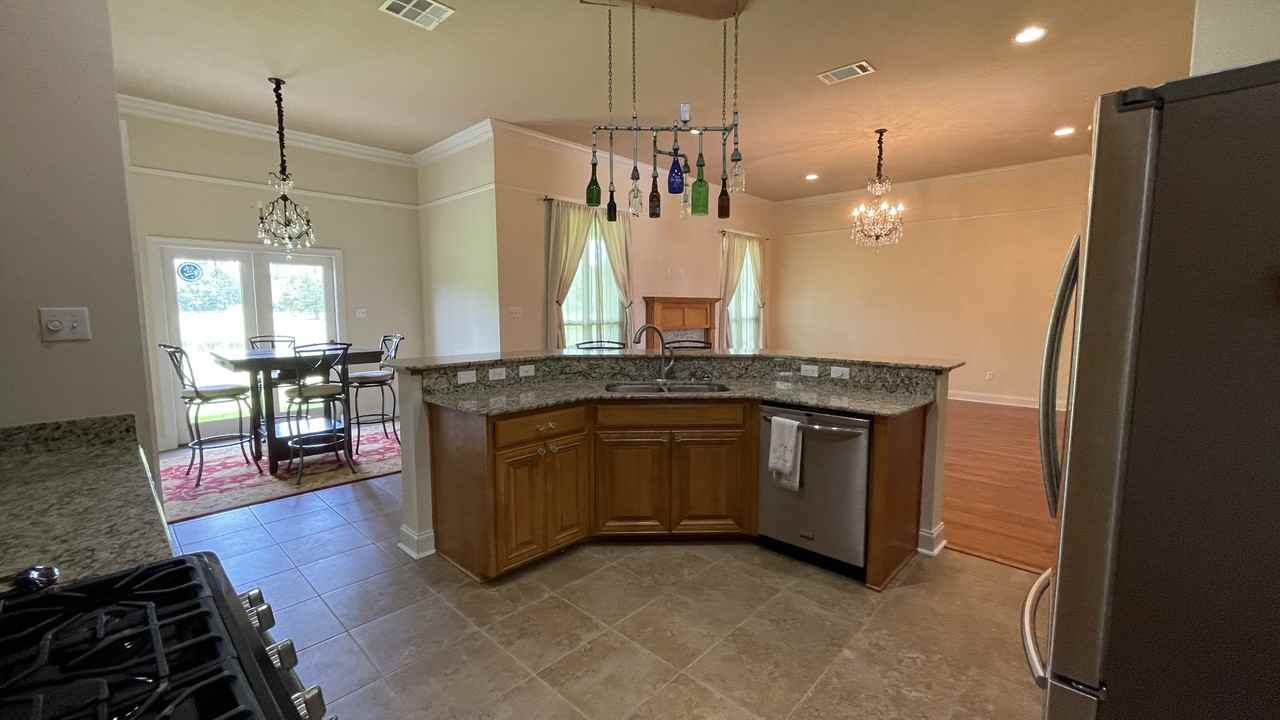 20175 Kingland Dr #NA - Photo 5 of 24