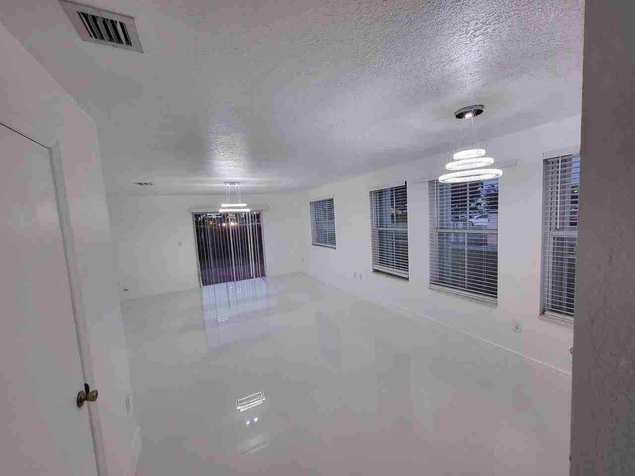 19340 Sw 103rd Ct #19340 - Photo 4 of 23