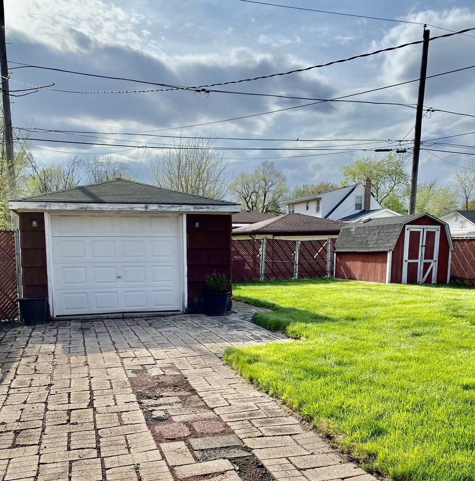 17712 Community St #NA - Photo 2 of 8