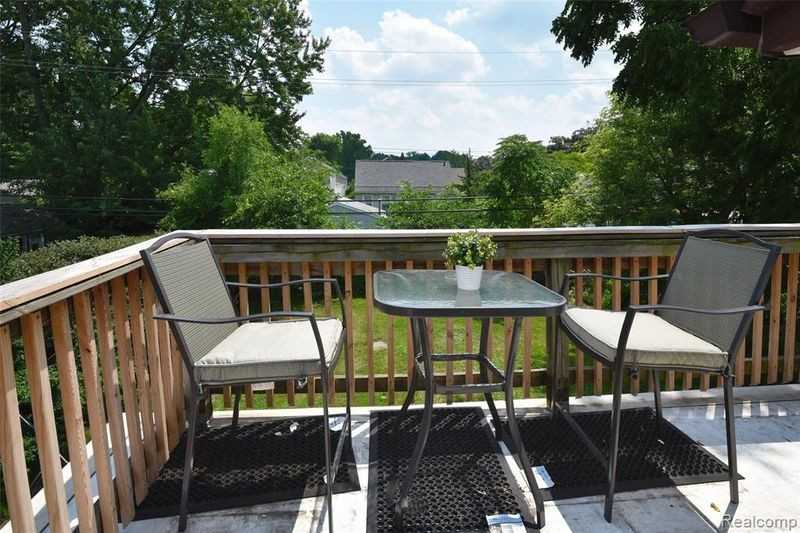 552 E Saratoga St - Photo 6 of 25