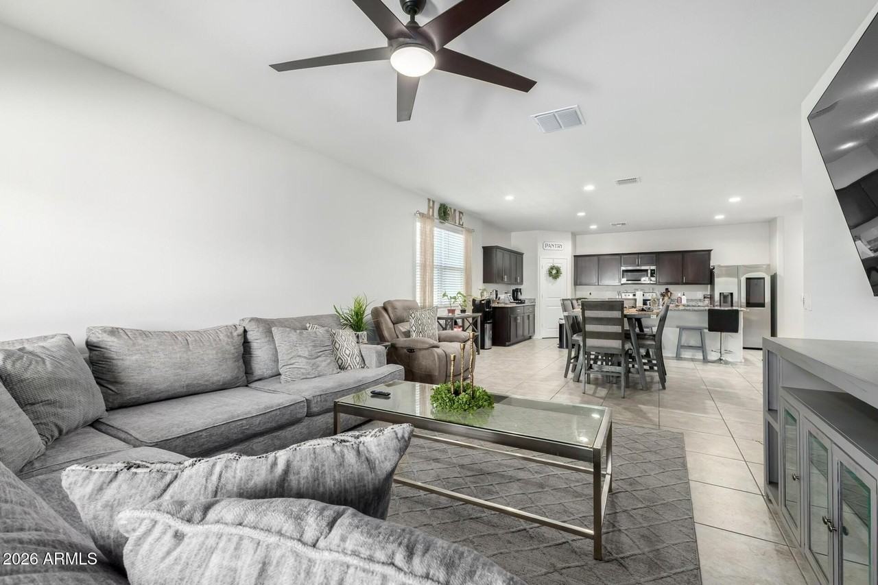 24456 W Hacienda Ave - Photo 4 of 25