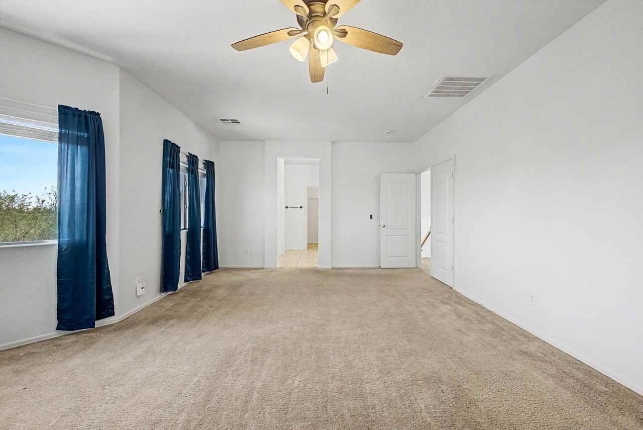 16121 N 168th Ave - Photo 3 of 39